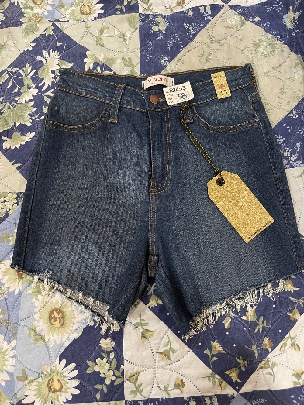 Vibrant Boutique Dark Blue Denim Frayed-Hem Shorts